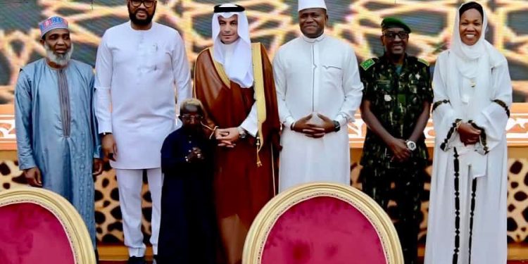 Conakry : lancement officiel des programmes d’Iftar et de don de dattes du Serviteur des Deux Saintes Mosquées