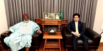 Conakry : l’Ambassadeur d’Arabie saoudite reçoit l’Imam de la mosquée Fayçal