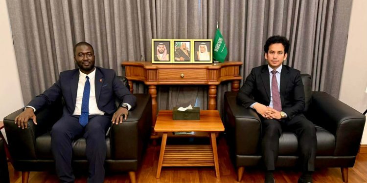 L’Ambassadeur d’Arabie saoudite en Guinée reçoit le nouveau Consul général de Guinée à Djeddah