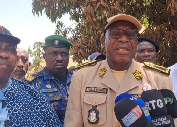 Boké/Kaboyé: Le gouverneur ordonne l&rsquo;arrêt immédiat des travaux sur la colline de Konkèkan