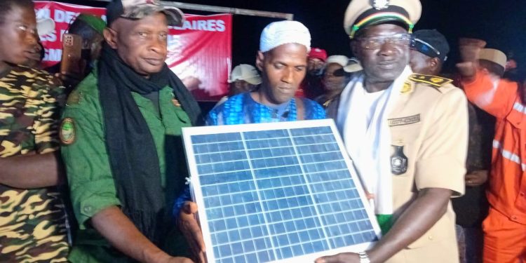 Missira : des lampadaires solaires pour éclairer l’avenir des communautés rurales