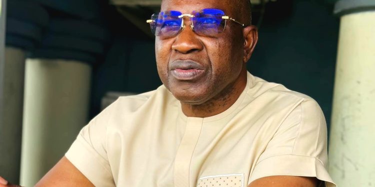 Solidarité : le Général Mathurin Bangoura au chevet du supporter Yali Yali