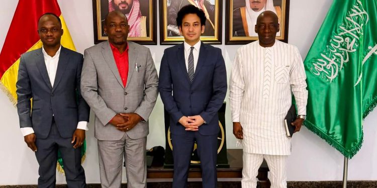Coopération bilatérale : l’Ambassadeur d’Arabie Saoudite reçoit le Directeur général de la Société Nationale des Pétroles de Guinée