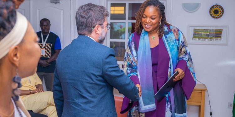 Guinée : l’Ambassade de la Grande-Bretagne annonce le lancement du projet « Guérir les blessures invisibles »