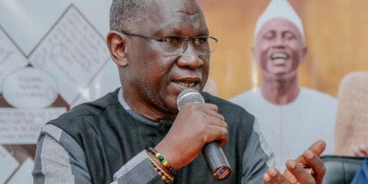 Culture et identité : Ahmed Kanté salue l’œuvre du Pr Mohamed Ben Bangoura sur le Korésébél