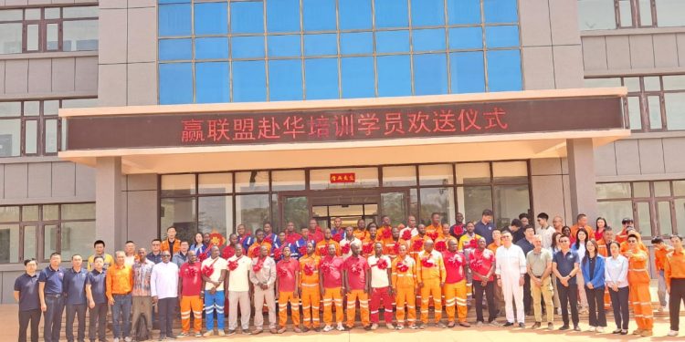 Boké/Kaboyé: Le Consortium SMB-Winning célèbre le départ de la 3ème promotion des employés guinéens pour la formation en Chine