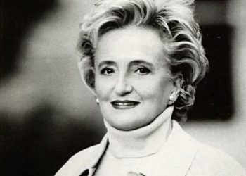 Décès de Bernadette Chirac : le président français rend un vibrant hommage à une « grande dame de cœur »