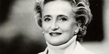 Décès de Bernadette Chirac : le président français rend un vibrant hommage à une « grande dame de cœur »