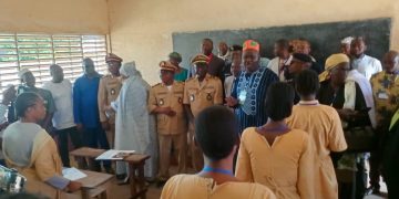 KINDIA : LE GOUVERNEUR MAMADOU CAMARA LANCE OFFICIELLEMENT LES ÉPREUVES DU BEPC SESSION 2026