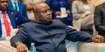 Un homme d&rsquo;État de confiance du Président Mamadi Doumbouya : Le parcours stratégique Dr Bernard Goumou en Guinée.