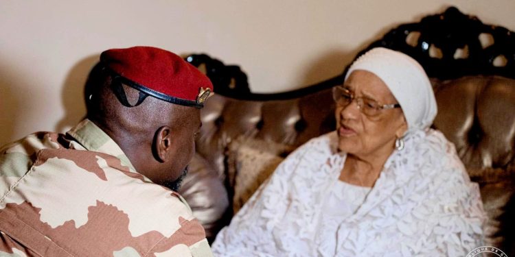 Hommage à Hadja Andrée Touré : l’incarnation de la dignité guinéenne  (Par Boubacar Yacine Diallo)