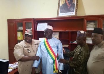 Cameroun : Dr David Makongo accepte le Prix « Homme de l&rsquo;Année 2025 » et réaffirme son engagement pour le développement communautaire