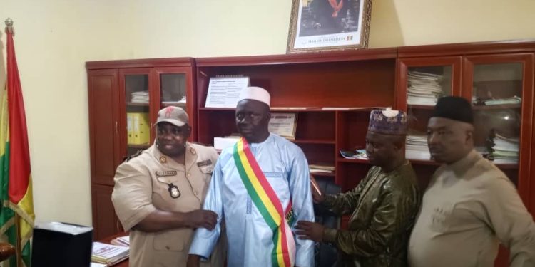 Cameroun : Dr David Makongo accepte le Prix « Homme de l&rsquo;Année 2025 » et réaffirme son engagement pour le développement communautaire