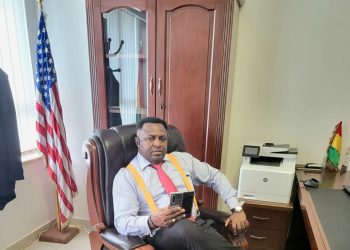 Cameroun : Dr David Makongo accepte le Prix « Homme de l&rsquo;Année 2025 » et réaffirme son engagement pour le développement communautaire