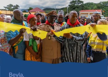 Simandou : cinq nouvelles écoles remises aux communautés de Beyla et des localités riveraines
