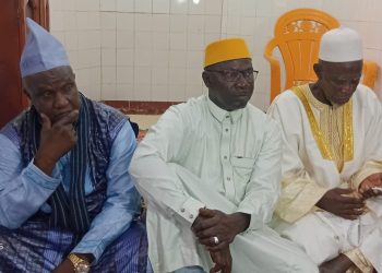 Maouloud à Kindia : le Gouverneur Mamadou Camara aux côtés des sages de Tafory Almamya
