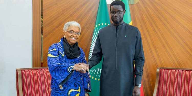 Sénégal : Bassirou Diomaye Faye reçoit Ellen Johnson Sirleaf avant le Forum sur le leadership féminin
