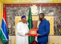 Guinée–Gambie : Mamadi Doumbouya reçoit Adama Barrow pour renforcer la coopération bilatérale
