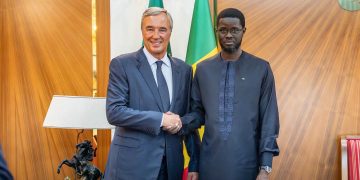 PROJET PORTUAIRE JAMBAR : LE PRÉSIDENT BASSIROU DIOMAYE FAYE S’ENTRETIENT AVEC L’INVESTISSEUR JEAN-FRÉDÉRIC BRION