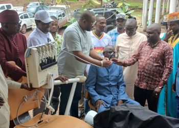 Boké: L&rsquo;ONG Guinée Solidarité offre cinq (5) lits médicalisés, à l&rsquo;hôpital régional