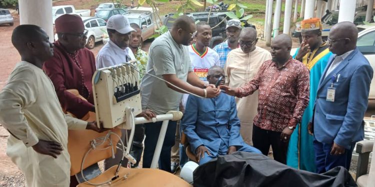 Boké: L&rsquo;ONG Guinée Solidarité offre cinq (5) lits médicalisés, à l&rsquo;hôpital régional
